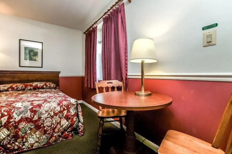White Marsh Motel