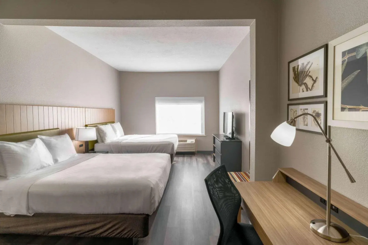 Townhome Inn And Suites