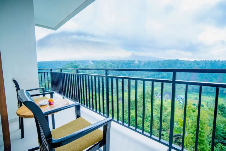 Tapa Agung View