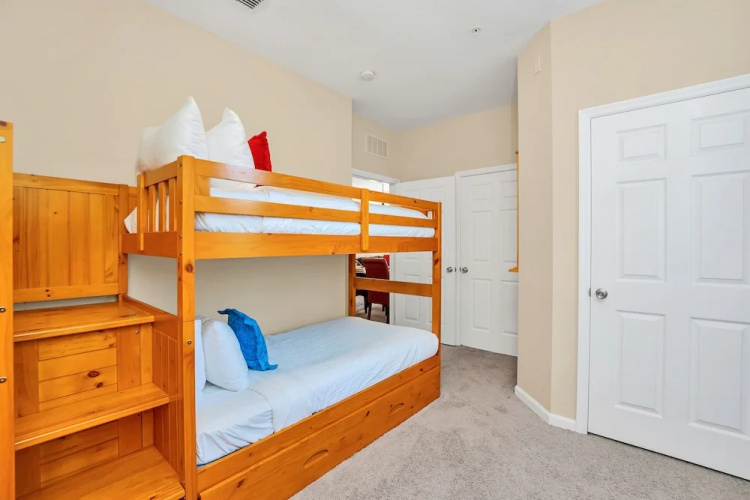 4024 Breakview Drive #208
