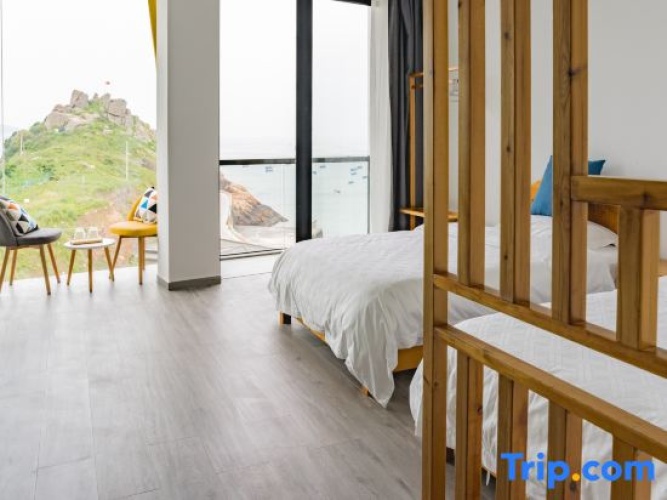 Standard room with balcony and with sea view