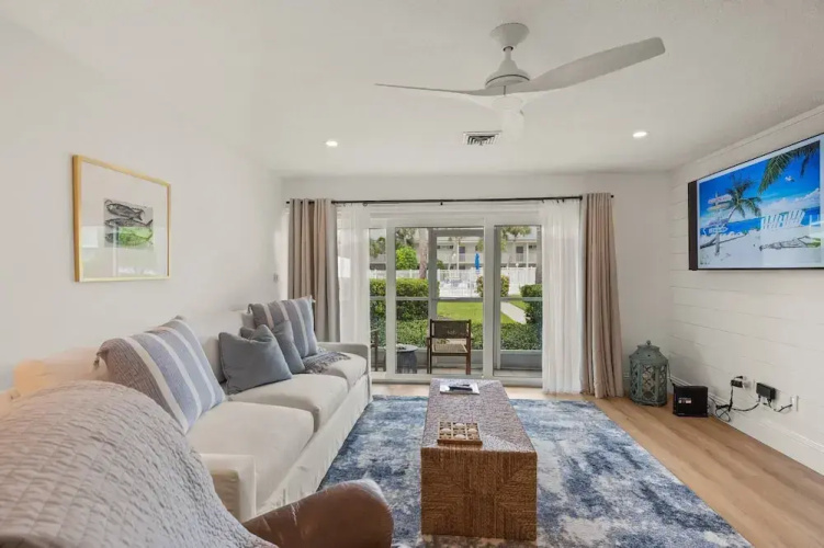 Kingston Arms Modern 1BR On Lido Key