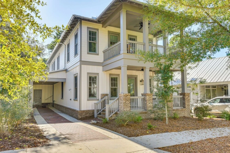 4 Bedrooms Cottage