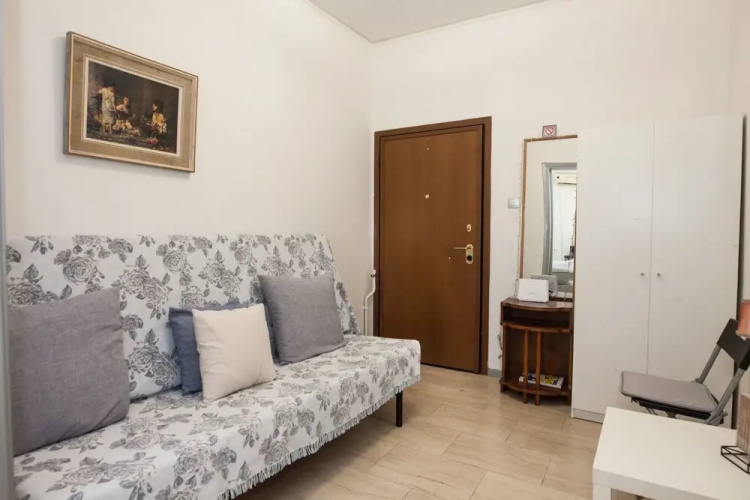 Charming 2 Bedroom apt next to Panormou