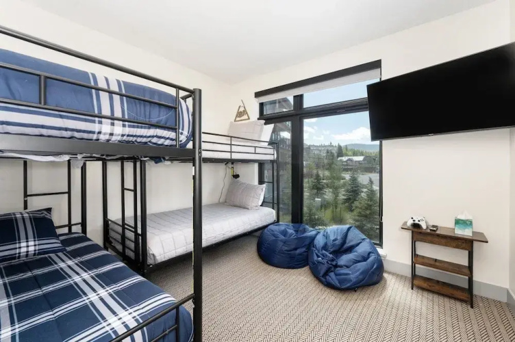 Timber Fox 1208 3 Bedroom Apts by RedAwning