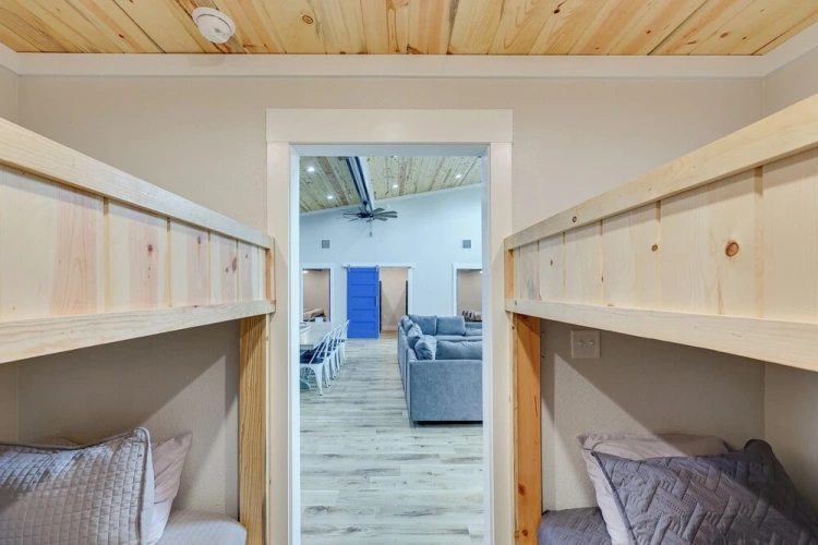 6 Bedrooms Cottage