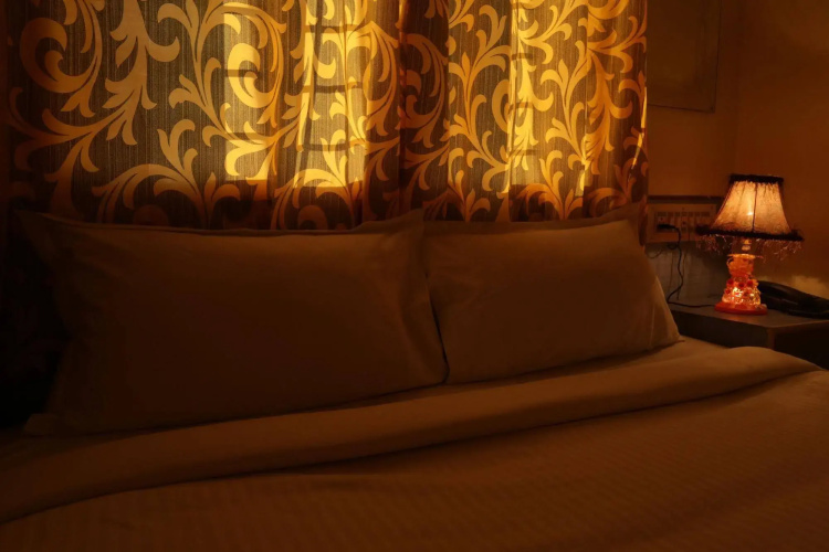 Ample Inn