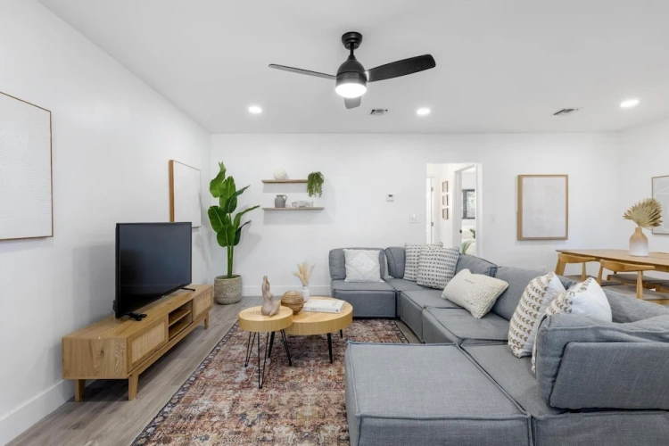 Comfort room