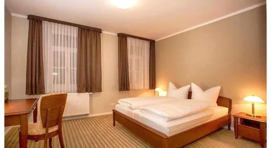 Postillion Hotel & Restaurant