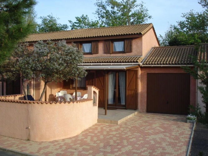 2 Bedrooms Cottage