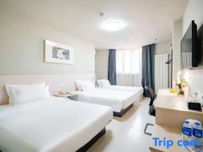 Deluxe Quadruple Suite