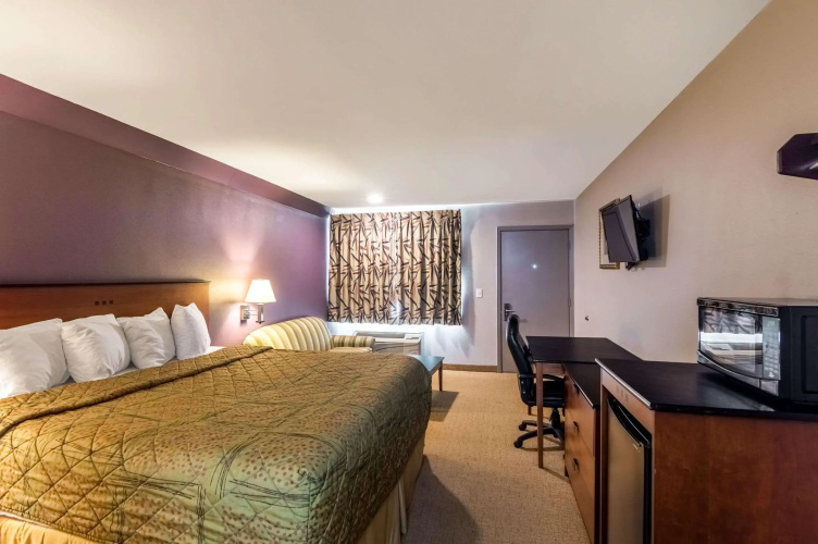 Rodeway Inn Arlington Entertainment District Area