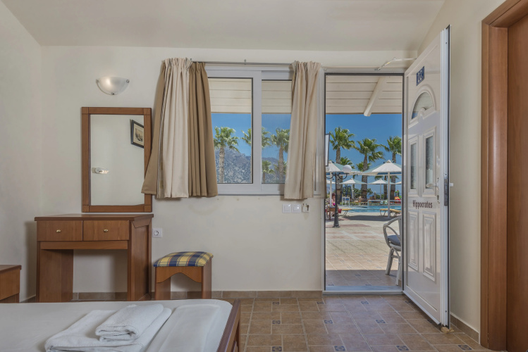 Mammis Beach Hotel