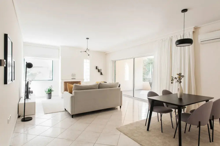 Top-Class 2BR Apartment in Marousi