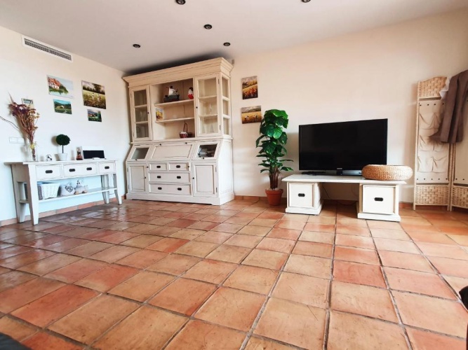 3 Bedrooms Cottage