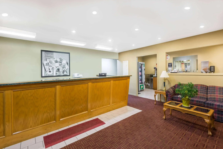 Super 8 by Wyndham Chanute