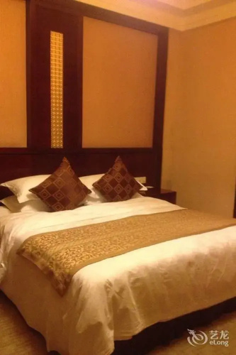 Trade Winds Hotel