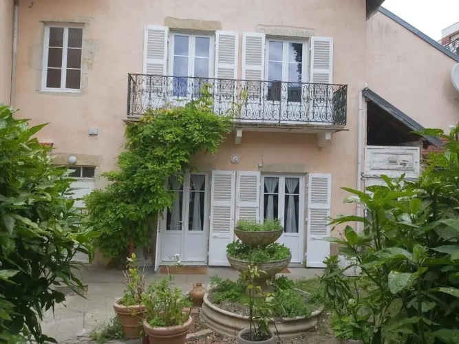 2 Bedrooms Cottage