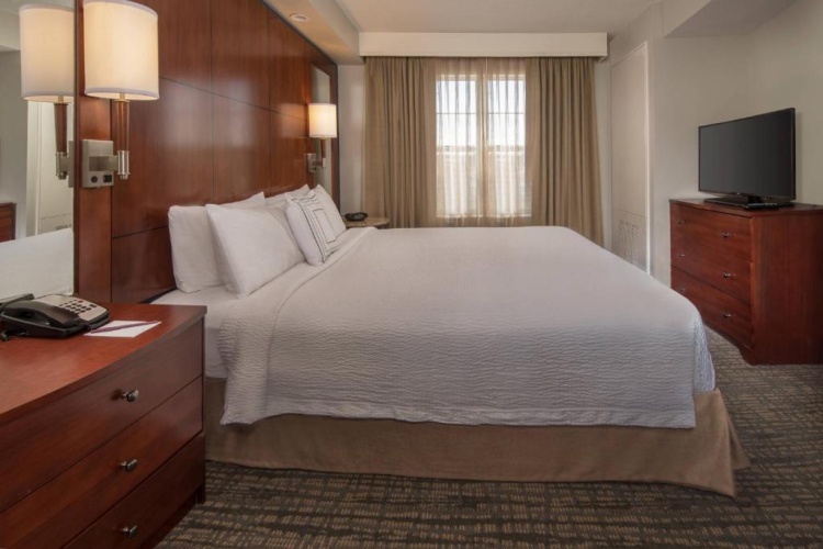 1 Bedroom Suite