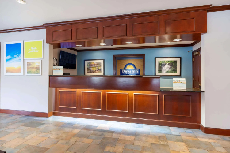 Days Inn by Wyndham Austintown