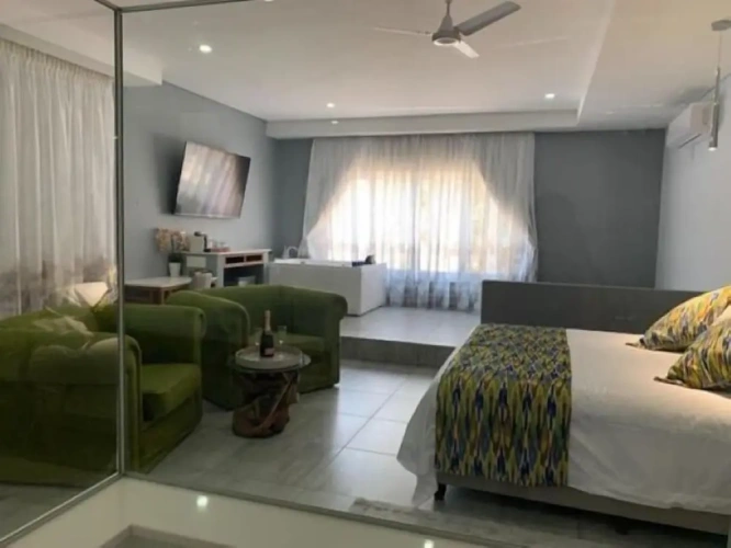 Deluxe Suite