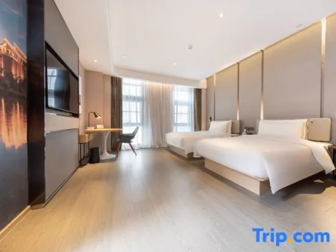 Standard Twin room with courtyard view