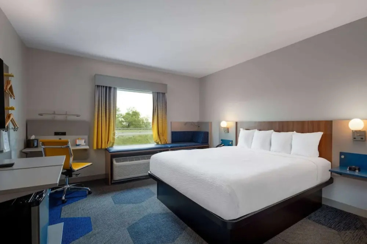 Microtel Inn & Suites by Wyndham Winchester