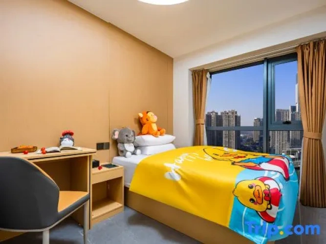 2 Bedrooms Family Suite with city view
