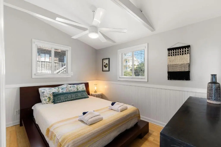 1684 E Ashley - Sol Searcher - 2 Bedrooms