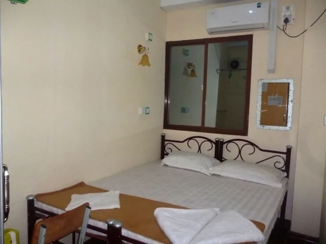 1 Bedroom Economy Double room