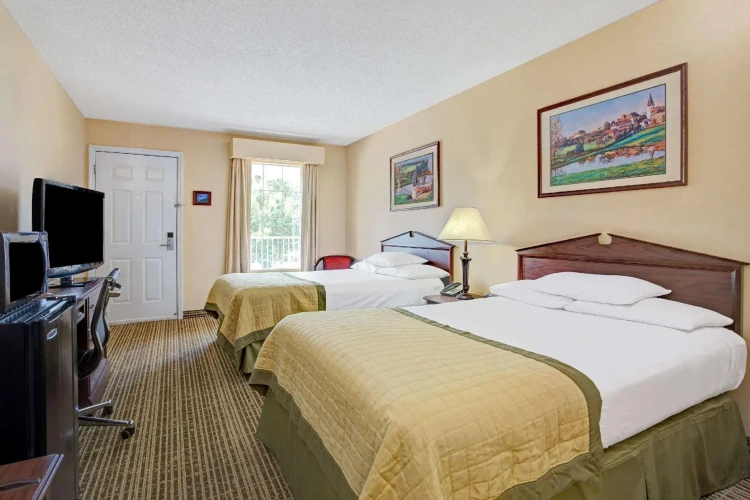 Standard Quadruple room