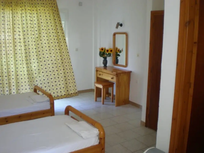 Standard Twin room with balcony