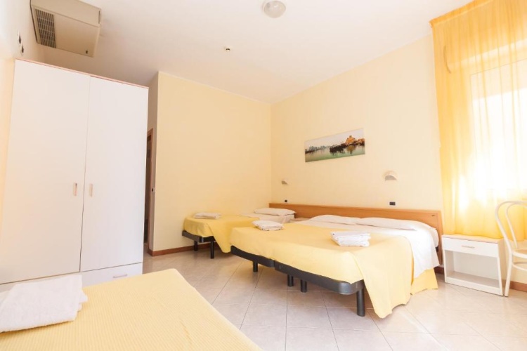 Standard Quadruple room