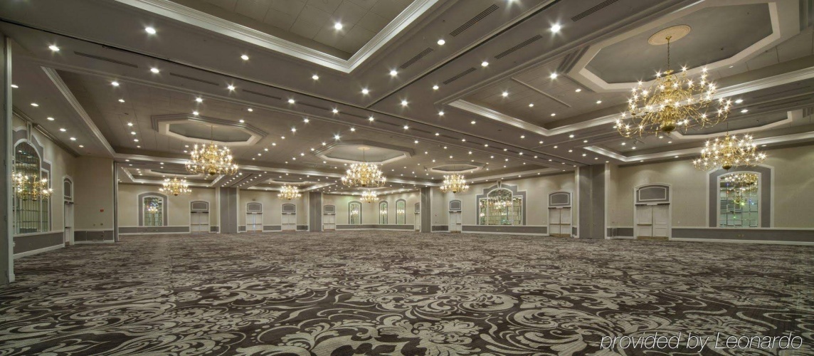 Sheraton Charlotte photo 13