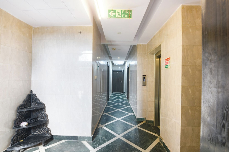 Fabhotel Vishesh Continental