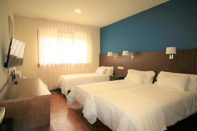 Standard Twin room with view