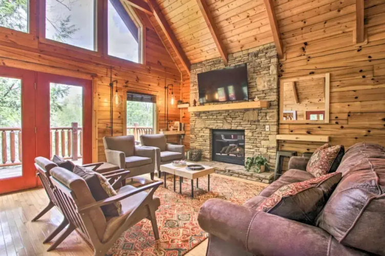 A Stone's Throw By Heritage Cabin Rentals