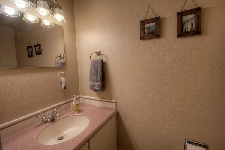 Glen Sully 3 Bedroom Condo by Redawning