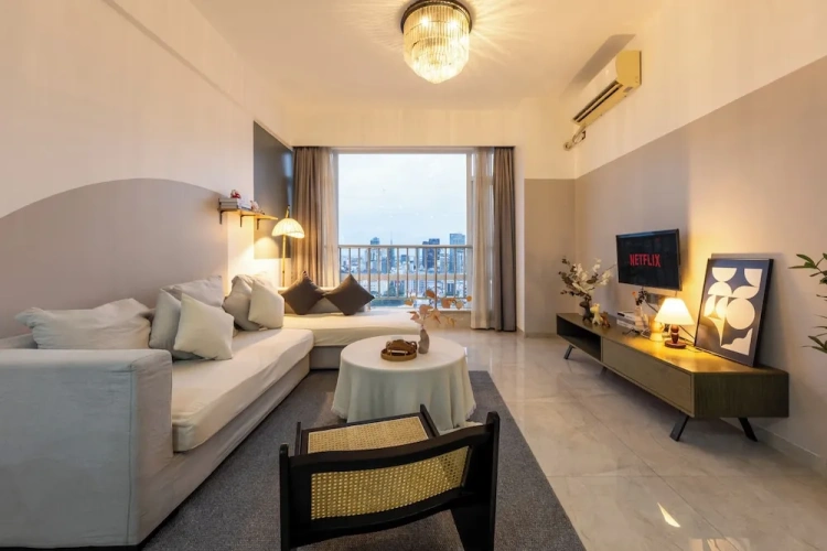 2 Bedrooms Apartment with city view