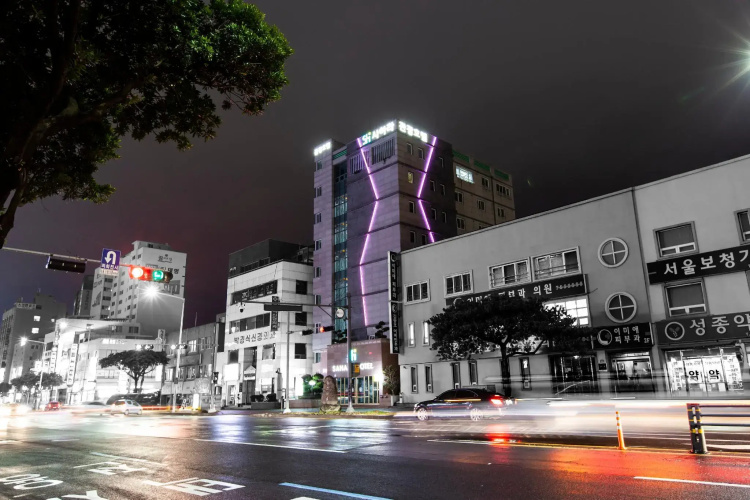 Sahara Hotel