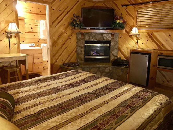 Giant Oaks Lodge