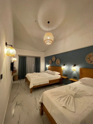 2 Bedrooms Family Suite with partial sea view