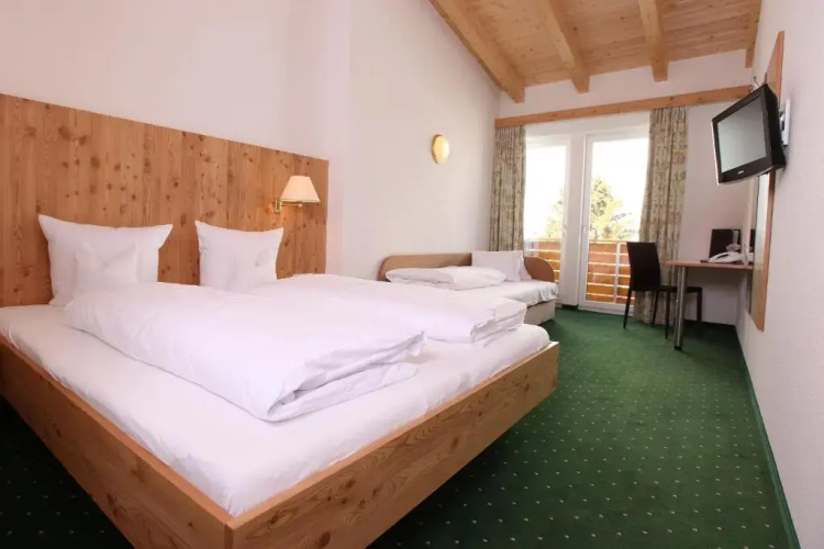 Berghotel Rasis
