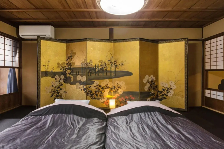 京都二条城近く京町屋120年の歴史に泊まる