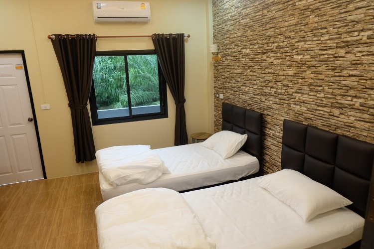 Standard Twin room with mountain view
