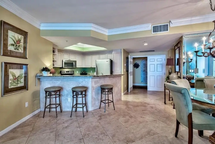 3 Bedrooms Cottage beachfront