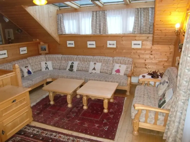 4 Bedrooms Apartment