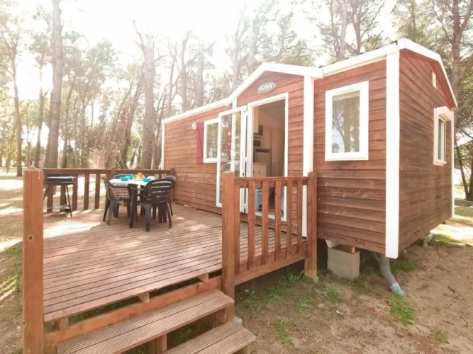 2 Bedrooms Bungalow