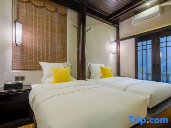 Quadruple Suite