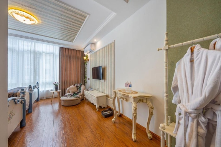 Standard Family room